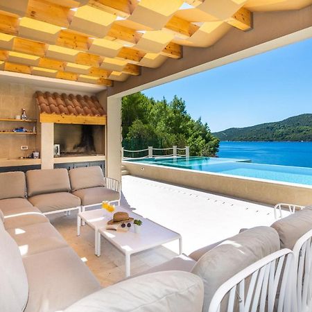 Beachfront Villa Brulupes In Secluded Bay Konstari Bagian luar foto