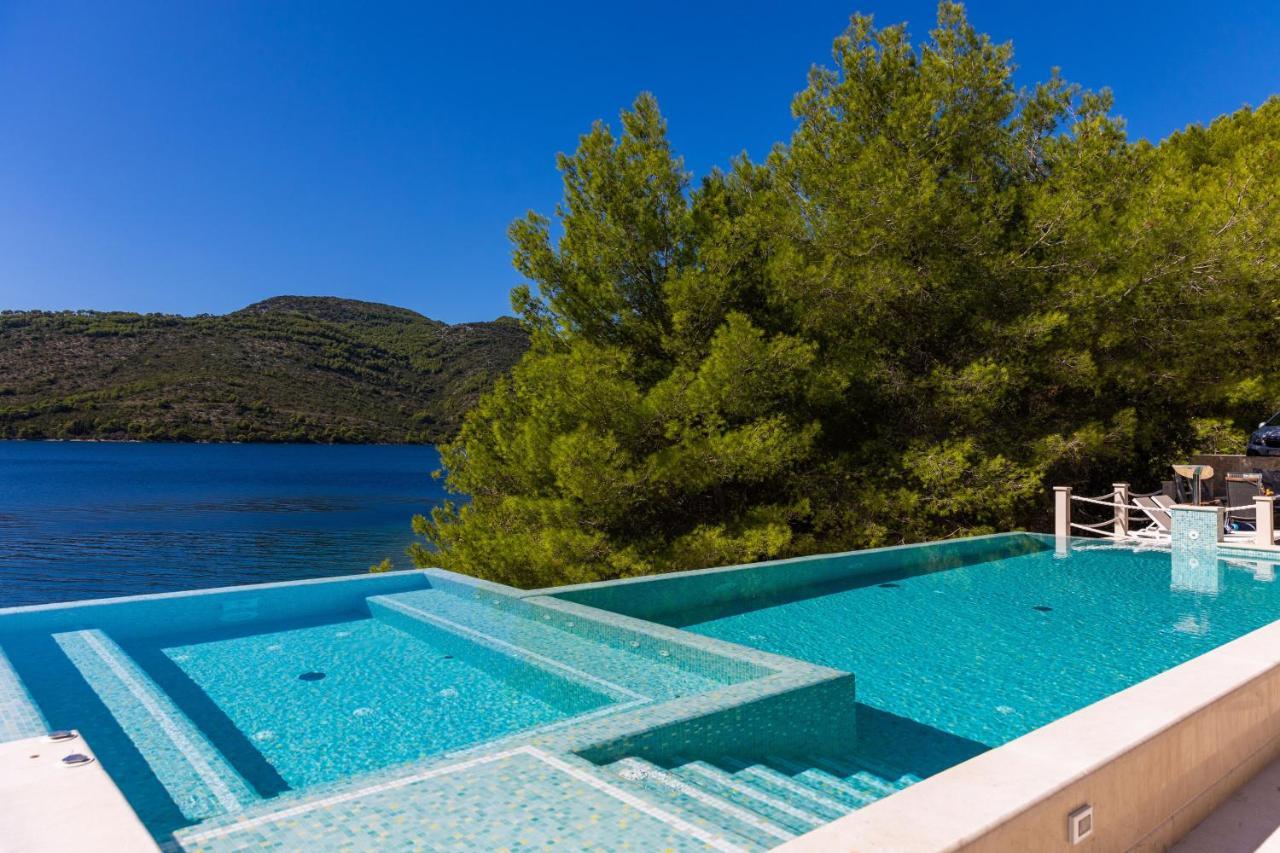 Beachfront Villa Brulupes In Secluded Bay Konstari Bagian luar foto