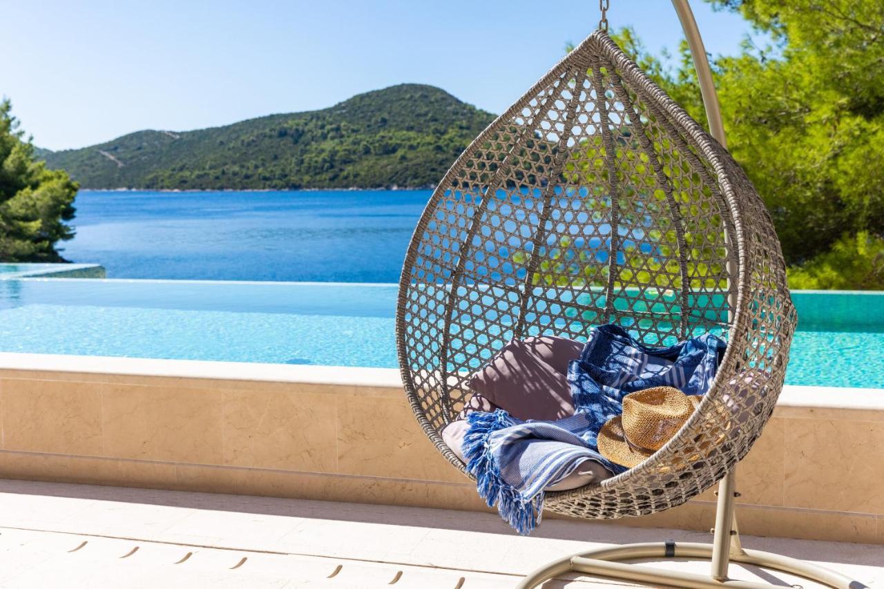 Beachfront Villa Brulupes In Secluded Bay Konstari Bagian luar foto