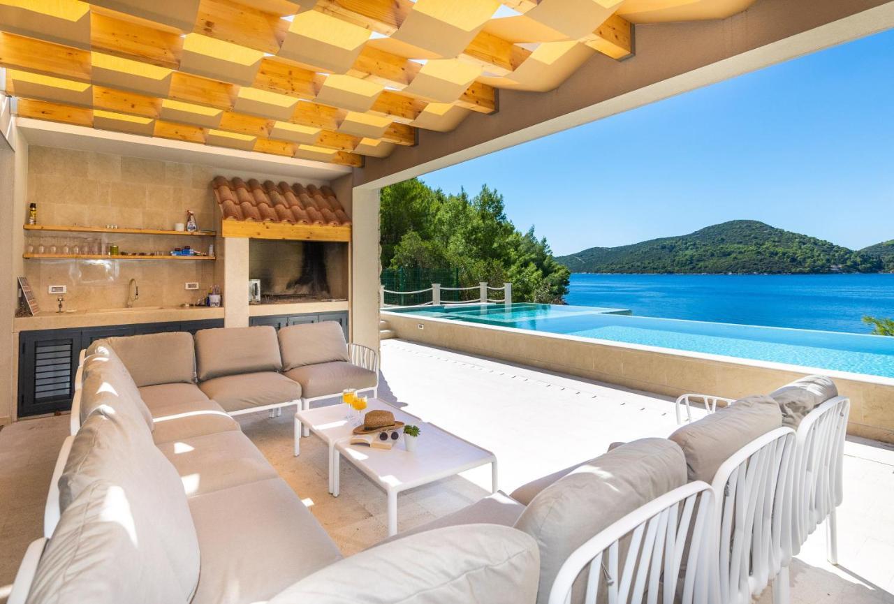 Beachfront Villa Brulupes In Secluded Bay Konstari Bagian luar foto