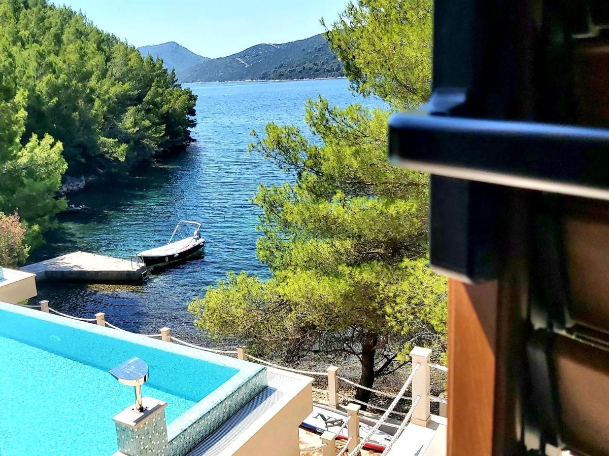 Beachfront Villa Brulupes In Secluded Bay Konstari Bagian luar foto