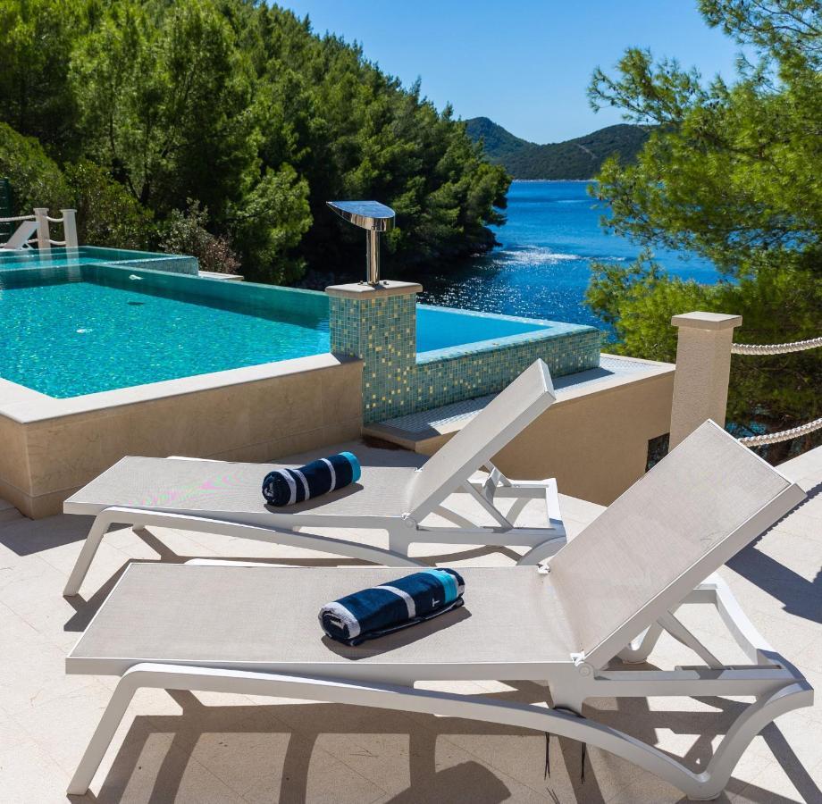 Beachfront Villa Brulupes In Secluded Bay Konstari Bagian luar foto