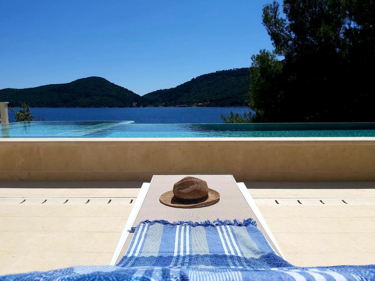 Beachfront Villa Brulupes In Secluded Bay Konstari Bagian luar foto