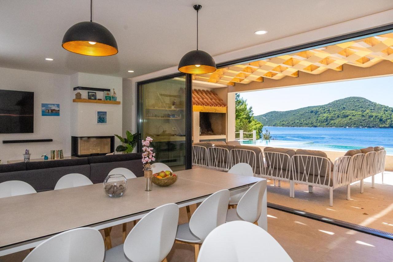 Beachfront Villa Brulupes In Secluded Bay Konstari Bagian luar foto