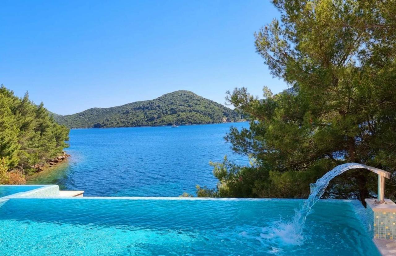 Beachfront Villa Brulupes In Secluded Bay Konstari Bagian luar foto