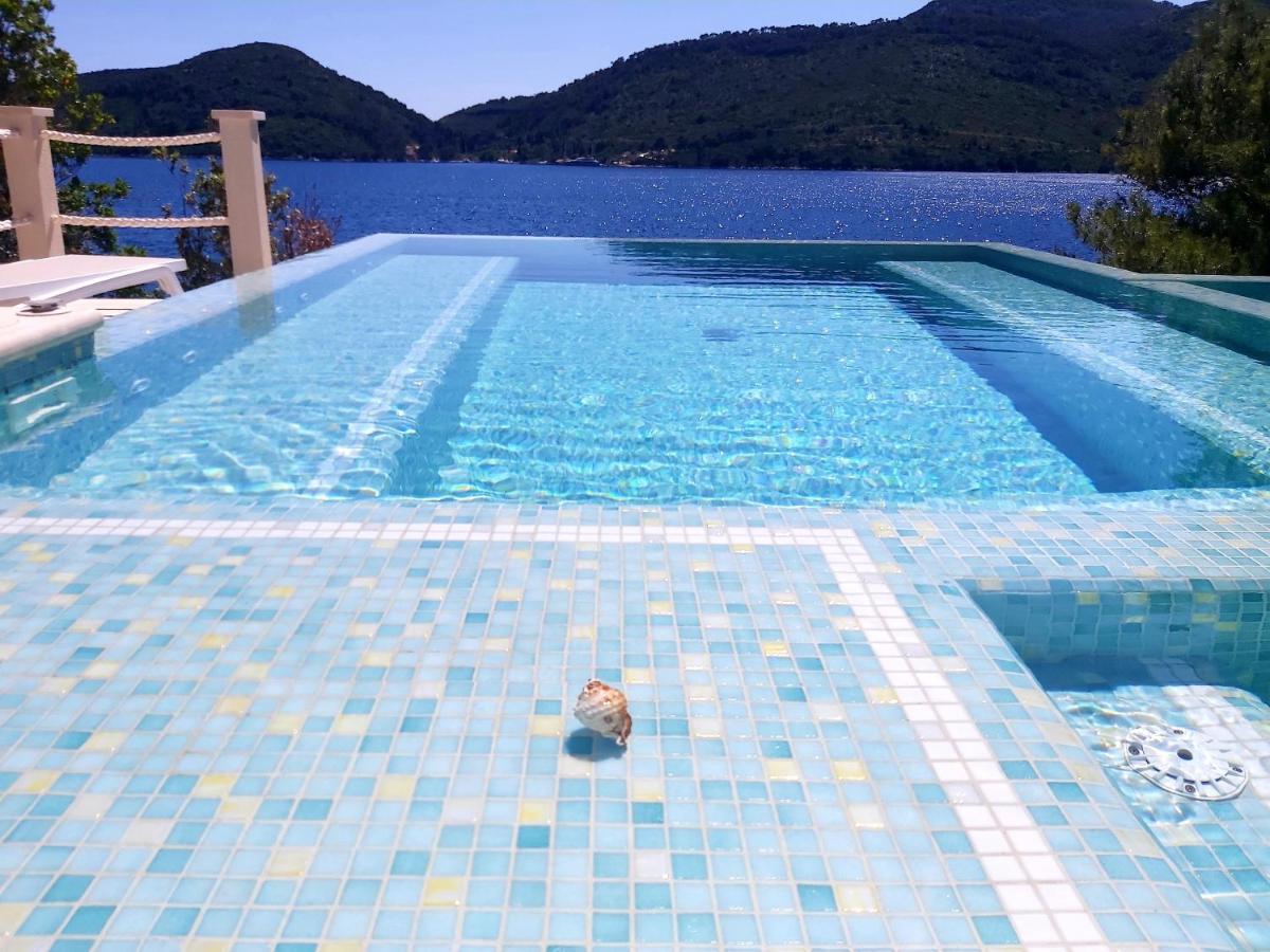 Beachfront Villa Brulupes In Secluded Bay Konstari Bagian luar foto