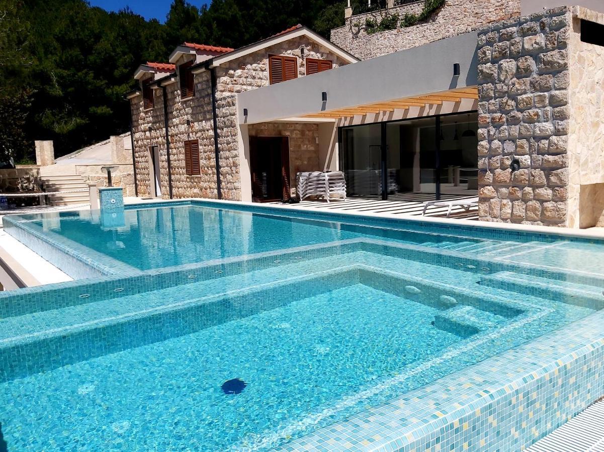 Beachfront Villa Brulupes In Secluded Bay Konstari Bagian luar foto