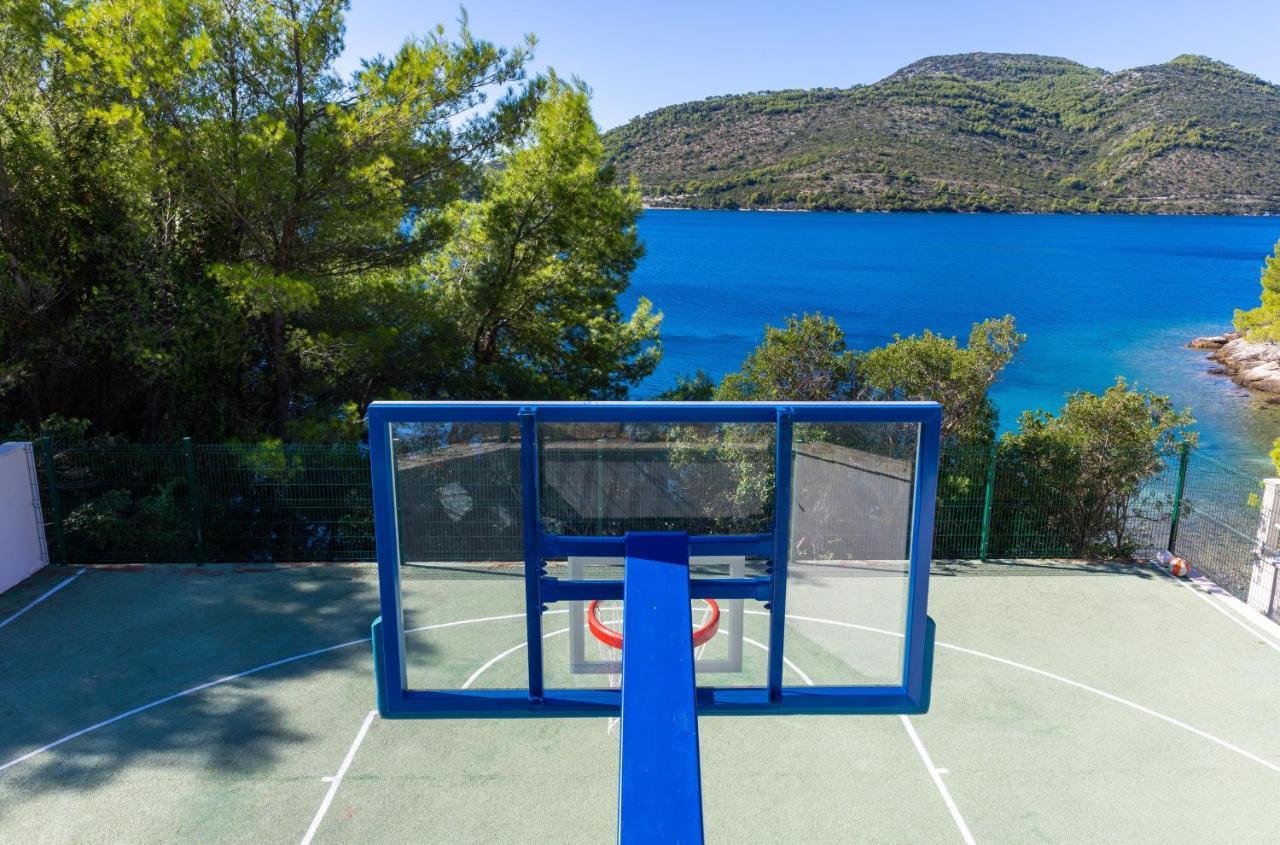 Beachfront Villa Brulupes In Secluded Bay Konstari Bagian luar foto