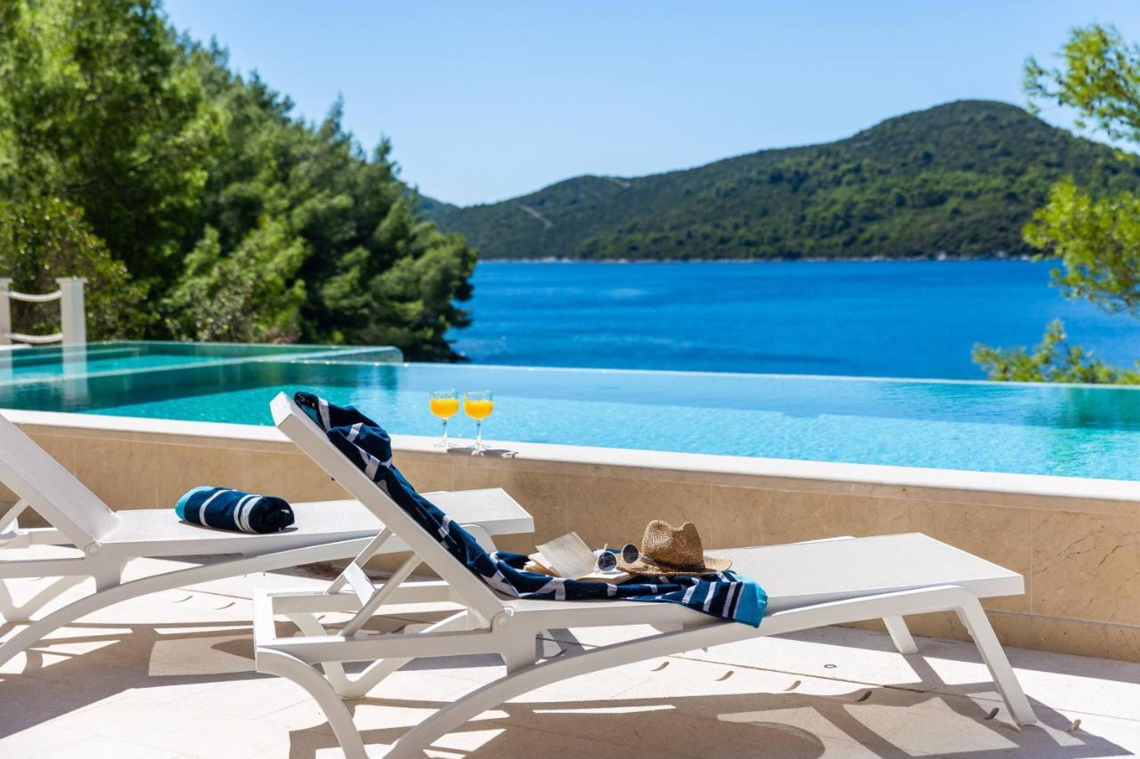 Beachfront Villa Brulupes In Secluded Bay Konstari Bagian luar foto