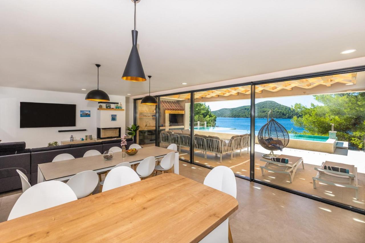 Beachfront Villa Brulupes In Secluded Bay Konstari Bagian luar foto