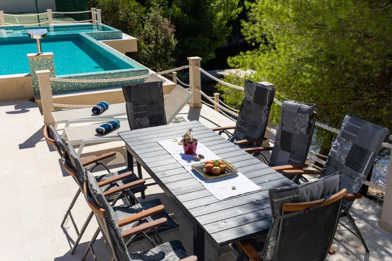 Beachfront Villa Brulupes In Secluded Bay Konstari Bagian luar foto